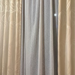ニトリ ベージュ模様入りドレープカーテンの画像