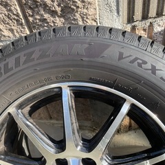⭐︎プリウスなどに。スタッドレスタイヤホイール付　美品四本セット⭐︎ブリザックVRX3
の画像