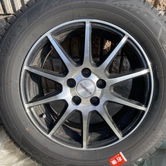 ⭐︎プリウスなどに。スタッドレスタイヤホイール付　美品四本セット⭐︎ブリザックVRX3
の画像