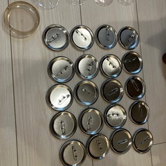 缶バッジケース、材料の画像