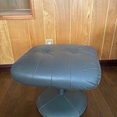 1人用ソファーチェア オットマン付きの画像