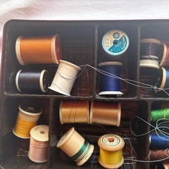 裁縫糸　いろいろ　たくさん　裁縫針の画像