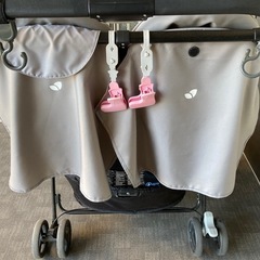 双子ベビーカーの画像