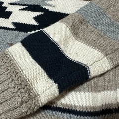 幾何学模様 フード付きニットセーター Mサイズ AMERICAN EAGLEの画像