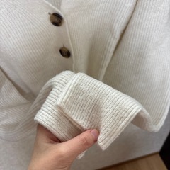 H&M ニットカーディガンの画像