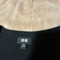 ユニクロ 黒カーディガン XL 毛100％の画像