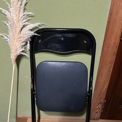 折りたたみ椅子 パイプ椅子 黒 の画像