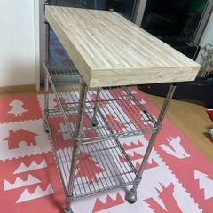 キャスター付き　棚の画像