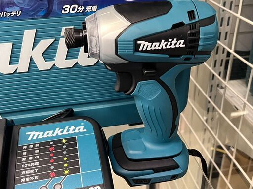 ?makita?充電式インパクトドライバ?TD134DSHX?バッテリー２個、充電ドック、ケース、説明書完備?14.4V?No.714