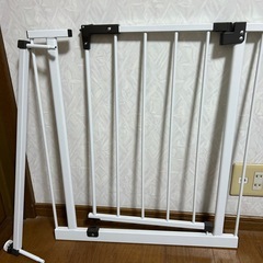 西松屋　ベビーゲート　スチールの画像