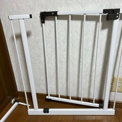 西松屋　ベビーゲート　スチールの画像