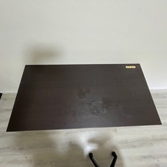 デスク、椅子セットの画像