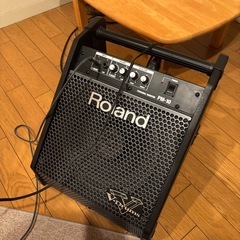 ローランド電子ドラムとモニターセットの画像