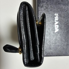 プラダ財布の画像