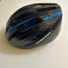 子供の自転車用ヘルメットの画像