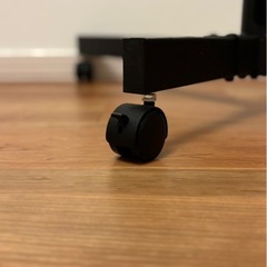 テレビ、モニター台　キャスター付き　中古の画像