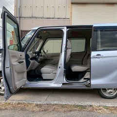 初売り2日から‼️アラウンドビューモニター付き☆26年式☆月々9千円〜分割払い可❗️ 車検2年付き！【名義変更代込み】大人気☆日産 デイズルークス☆HDDナビ付き☆走行中DVD見れます☆ETC付き☆アラウンドビューモニター付き☆両側電動スライドドア☆ドラレコ付き☆社外アルミ☆事故修復歴無し☆スマートキー☆フルオートエアコンそのまま乗って帰れます❗️の画像