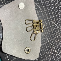 教室◼︎牛本革ヌバックレザーキーケースMINIの画像