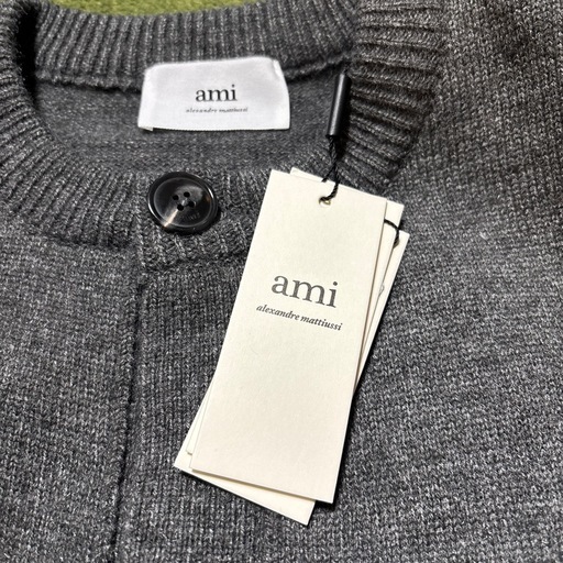 ａｍｉ　新品　タグ付き　ハート　グレーカーディガンSユニセックス　ゆったり