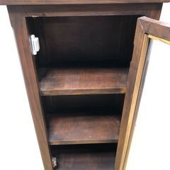 木製キャビネット ガラス扉 スリム収納棚 引き出し2杯 飾り棚 コレクションケース リビング収納　【糸島市内 送料無料】251127-3-001の画像