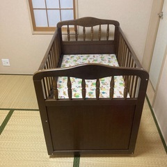 ベビーベッドの画像