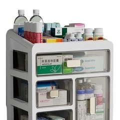 ヒビ割れ有　新品大きな救急箱の画像