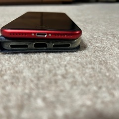 iPhone SE 第2世代　64GB  プロダクトレッド　simフリーの画像