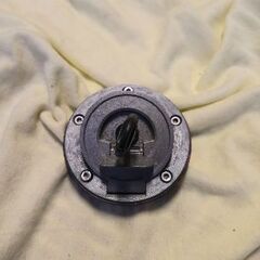 ヤマハ MT-01 タンクキャップ キー付き YAMAHA バイクの画像