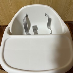 高さ調節可能ベビーチェアの画像
