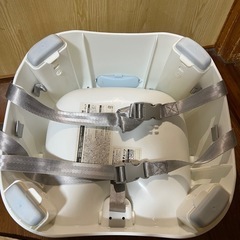 高さ調節可能ベビーチェアの画像