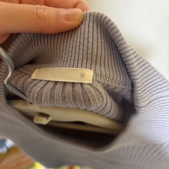 GU 　シャツ袖セーター　Mの画像