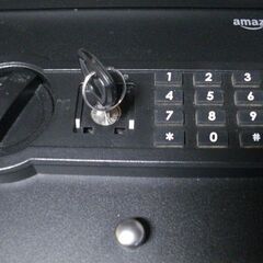 アマゾン　　ベーシック小型金庫　難あり中古の画像