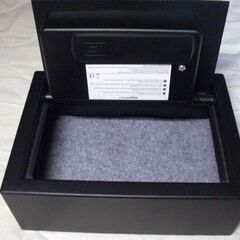 アマゾン　　ベーシック小型金庫　難あり中古の画像