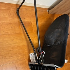 ベビービョルン　バウンサー　黒メッシュ
の画像