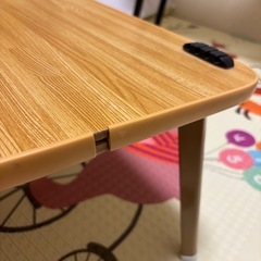 折りたたみテーブルの画像