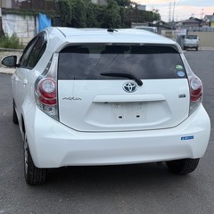 トヨタ　アクア　S 平成25年　走行距離5万キロ　車検2年間　プッシュスタートの画像