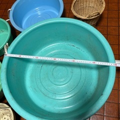 プラスチック製　たらい　まとめ売りの画像