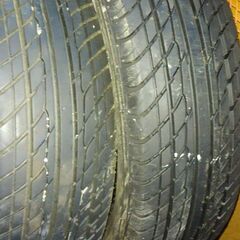 ラジアルタイヤ4本セットの画像
