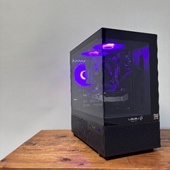 新型ゲーミングパソコンとゲーミングモニター　2点セットの画像