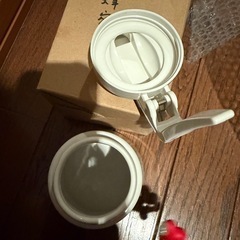 蜂蜜入り容器の画像