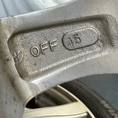 １３インチアルミホイール付きスタッドレスの画像