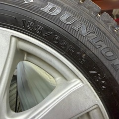 １３インチアルミホイール付きスタッドレスの画像