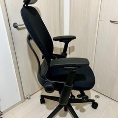 定価22万円　Steelcase リープチェア　ヘッドレスト付きの画像