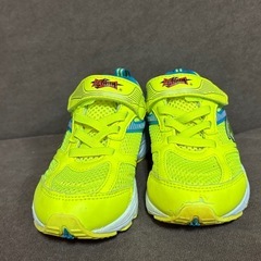 キッズスニーカーの画像