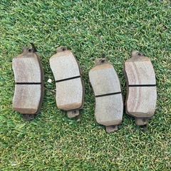 LA600S ブレーキパッドフロント4枚　中古の画像