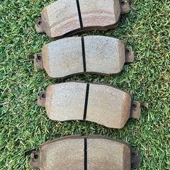 LA600S ブレーキパッドフロント4枚　中古の画像