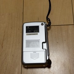 防災 コンパクト　ラジオ　イヤホン　おまけ可能　動作確認済みです。の画像