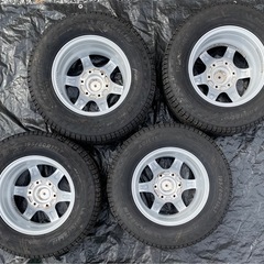 ハイエースにピッタリ! 195/80R15 スタッドレスタイヤ 4本セット ミシュラン AGILIS X-ICE  バリ山の画像