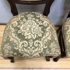 イタリア製クラシックチェア2脚セット 猫脚 彫刻 木製 張り座面 輸入家具 ダイニング 応接用　【糸島市内 送料無料】251229-5の画像