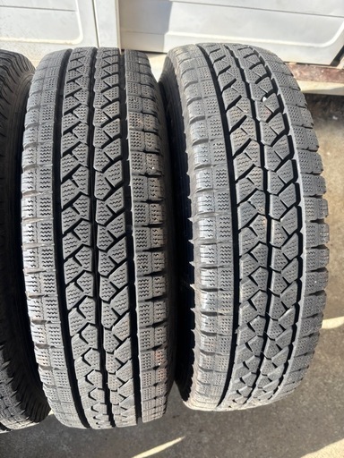 １６５Ｒ13LTスタッドレスタイヤ